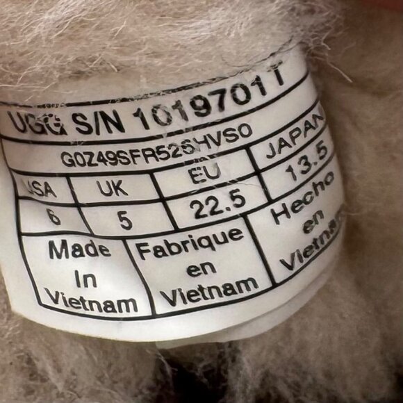 UGG Infant Girls Metallic Gold Sheepskin Bow Booties With Pom-Poms - Picture 4 of 11